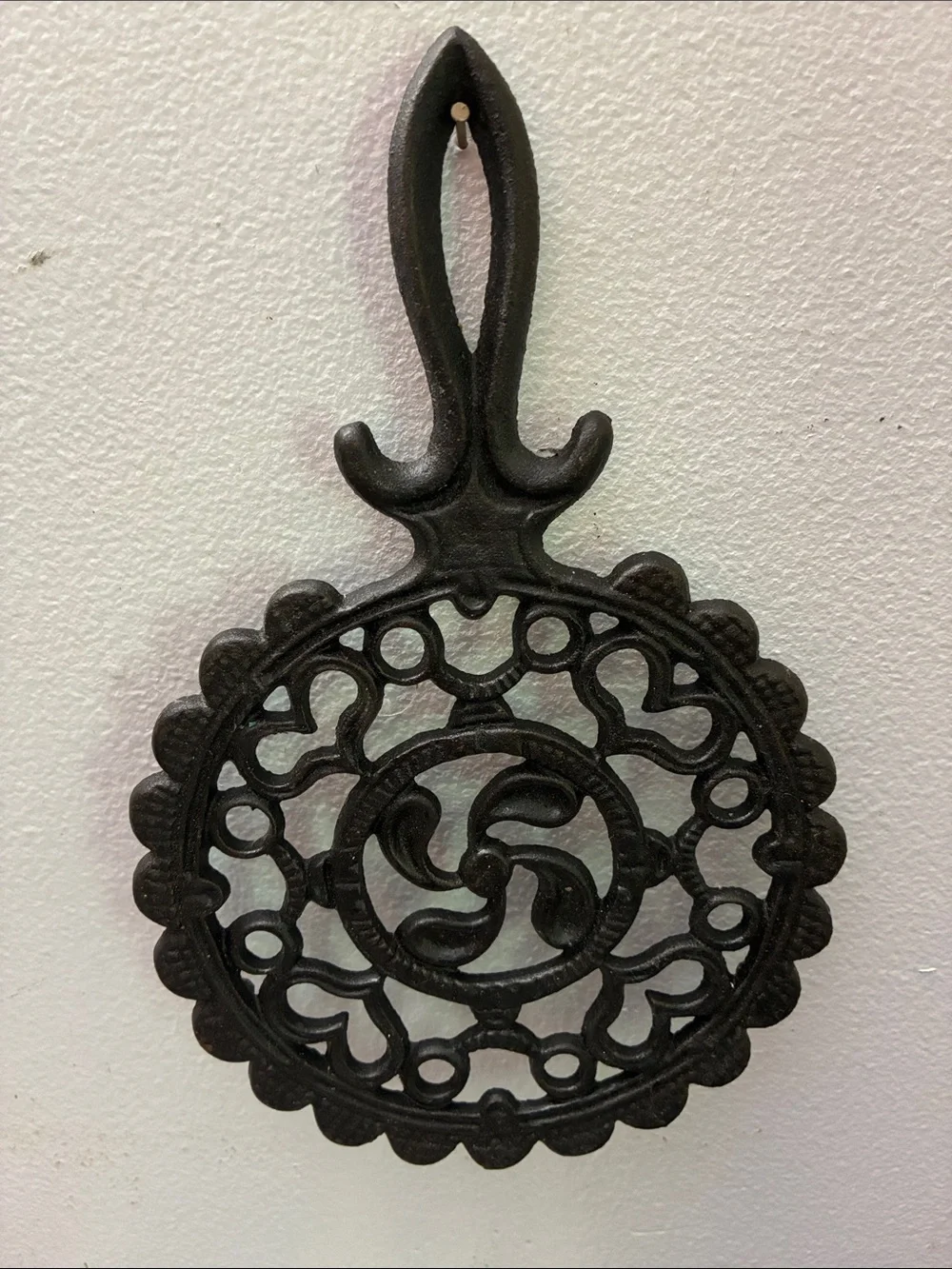 Decorative Black Cast Iron Wall Hook Trivet